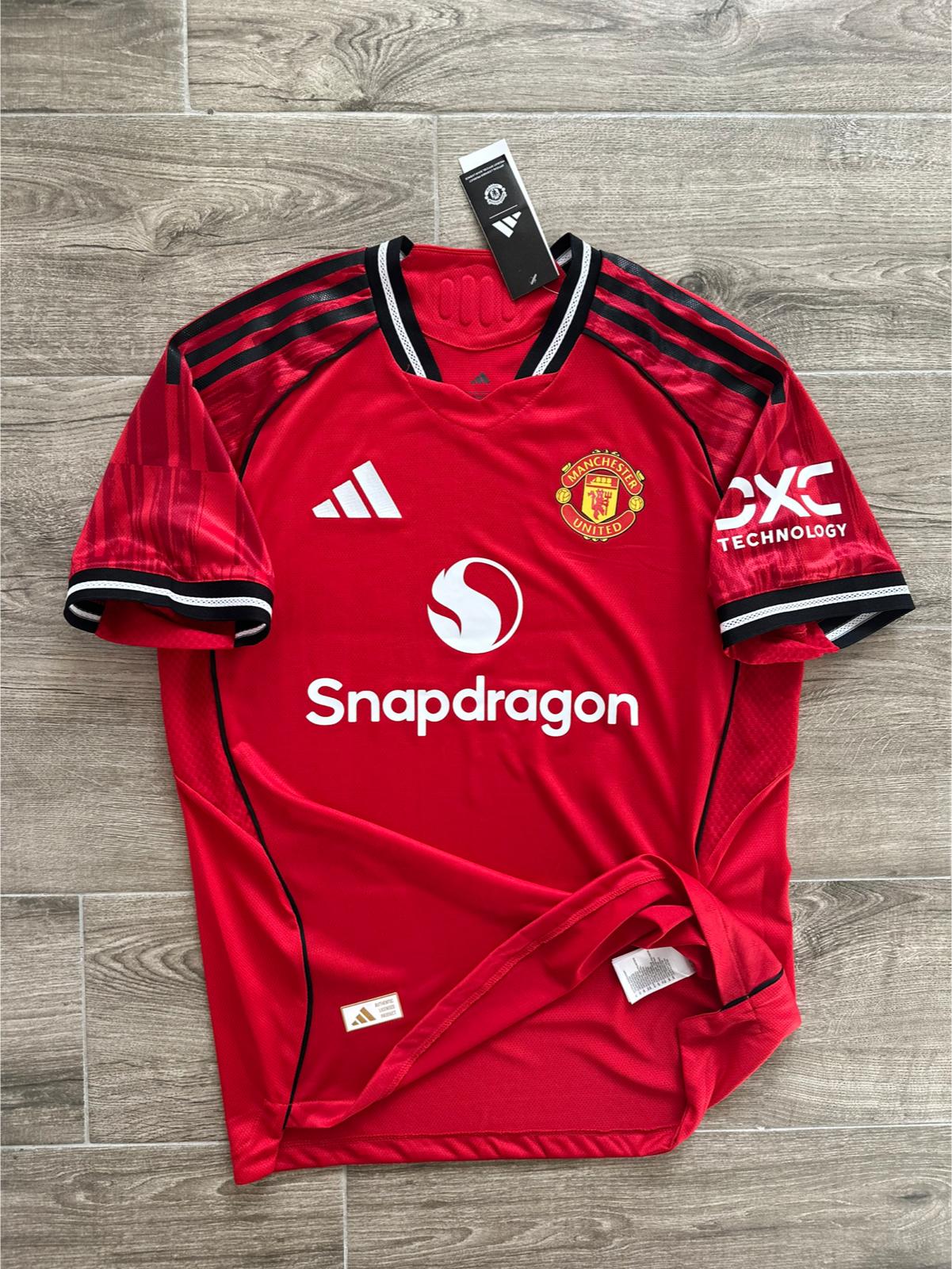 Manchester United 2025-2026 İç Saha Profesyonel Maç forması