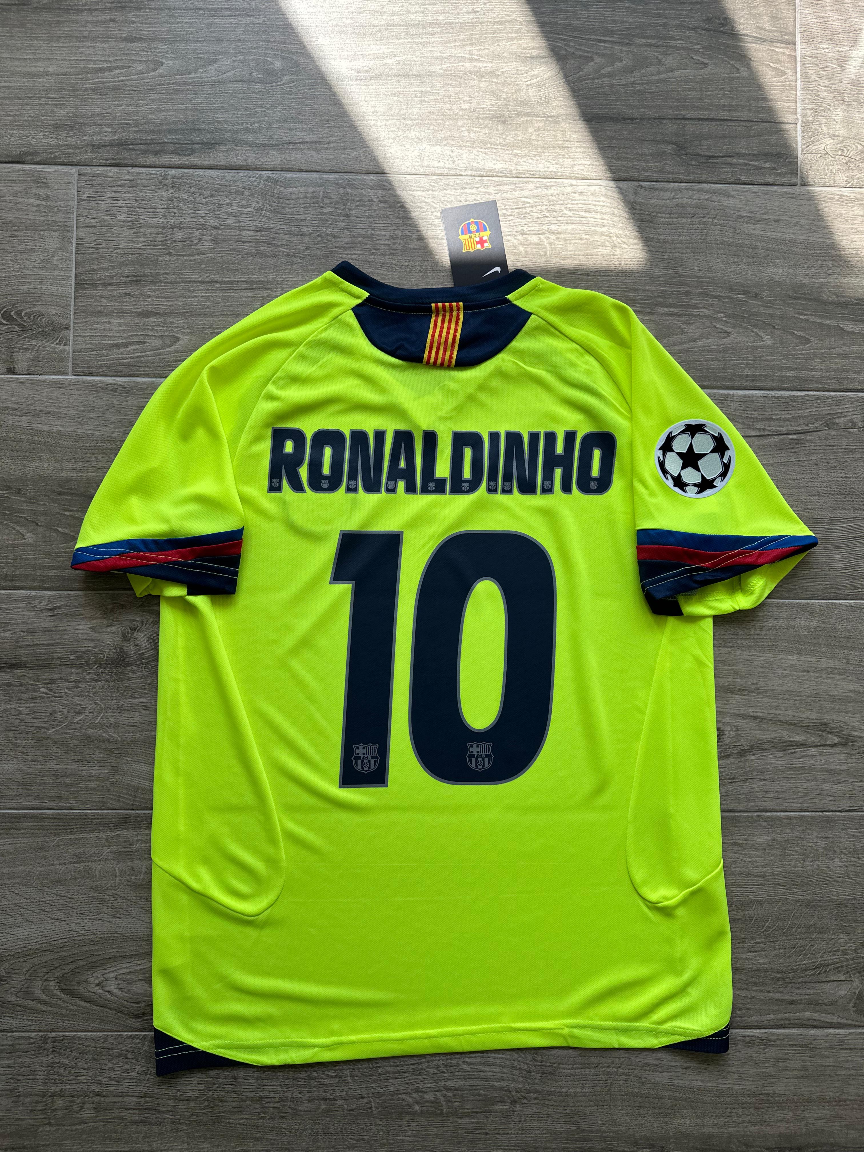 Barcelona 2005-2006 deplasman “Ronaldinho” forması