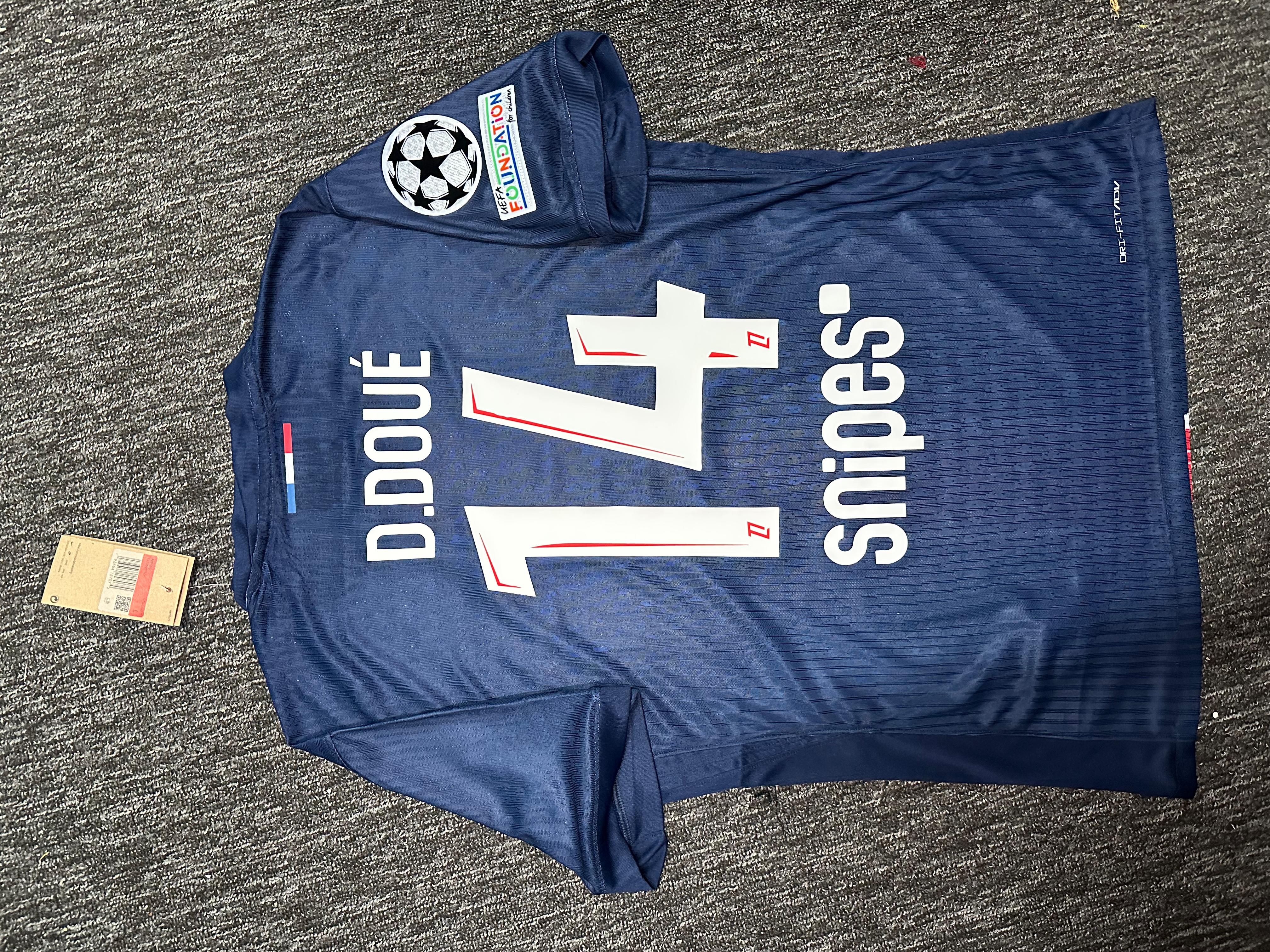 Paris Saint Germain 2024-2025 İç saha “Désiré Doué”