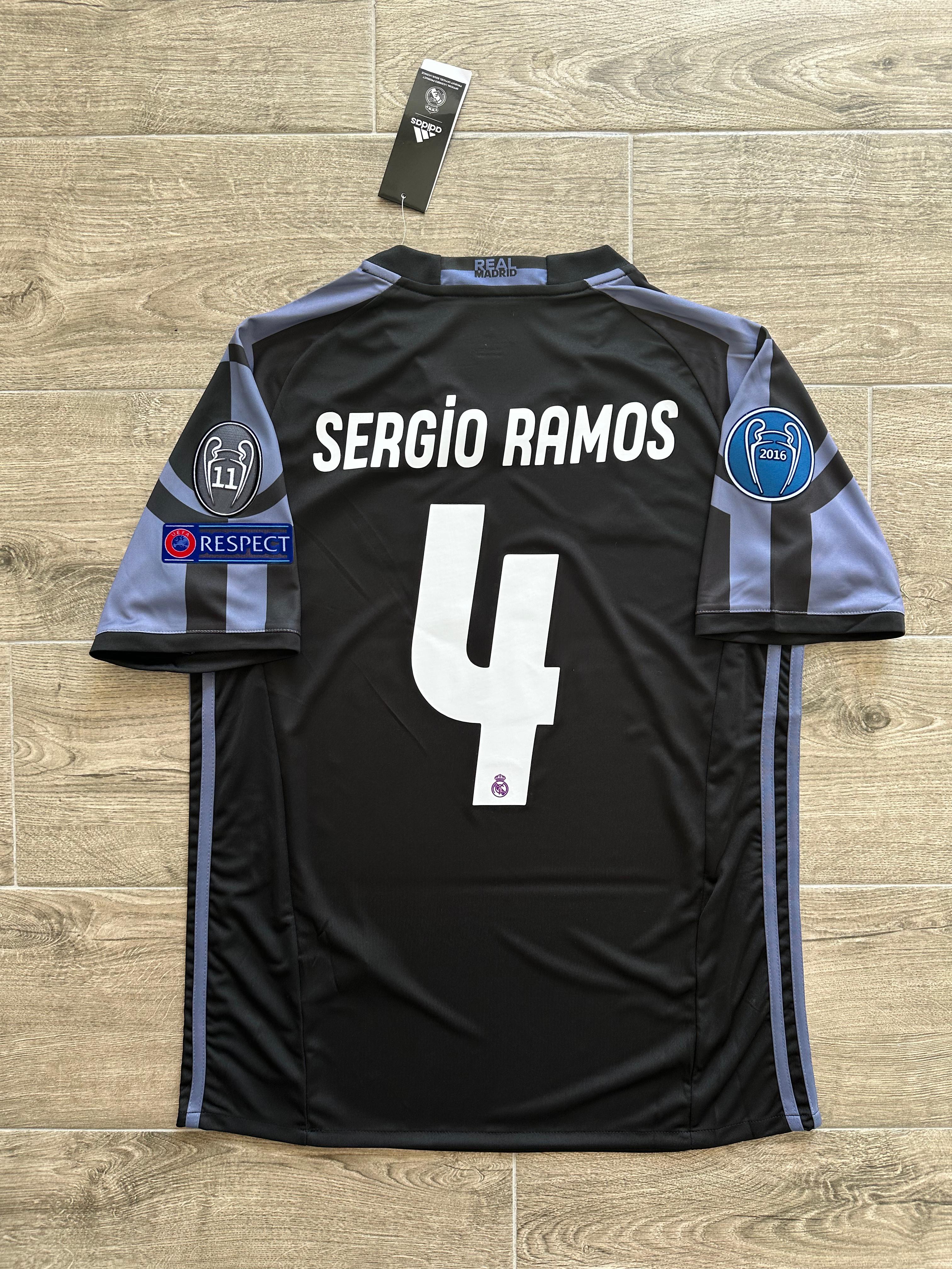 Real Madrid 2016-2017 Alternarif Şampiyonlar Ligi “Sergio Ramos” forması.